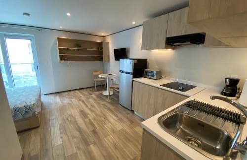 Maho Apartamento | Maho Escape- with Pool and Gym, Lagoon view, walk to dinning, Maho Beach and Mullet Bay