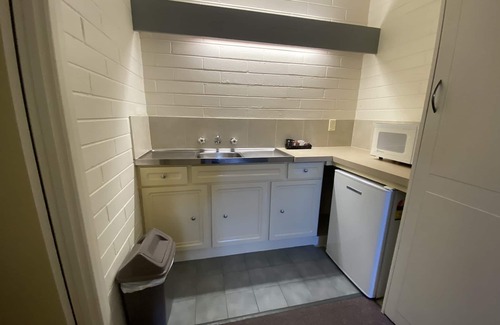 Warrnambool Hotel | Mahogany Motel