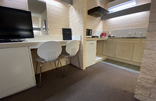 Warrnambool Hotel | Mahogany Motel