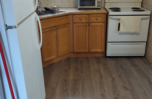 Brampton Apartamento | Main floor of a Bungalow