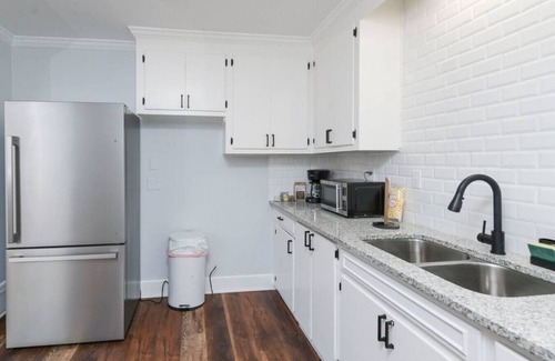 Forest Acres Casa | Main Home + Guest Suite - Mins to USC + Ft Jackson
