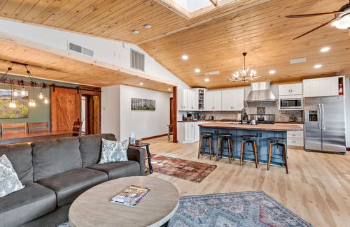 Flagstaff Casa | Main house w/ views, 3.5 mi Dntwn Flagstaff
