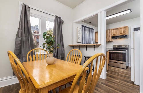 Dubuque Apartamento | Main St. Apt- 1BR/1BA