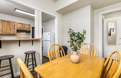 Dubuque Apartamento | Main St. Apt- 1BR/1BA
