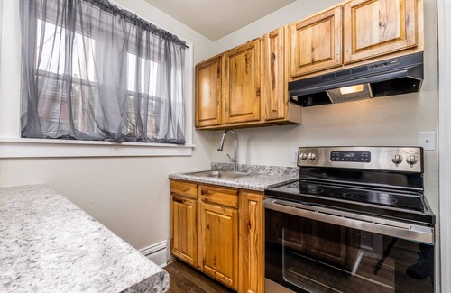 Dubuque Apartamento | Main St. Apt- 1BR/1BA