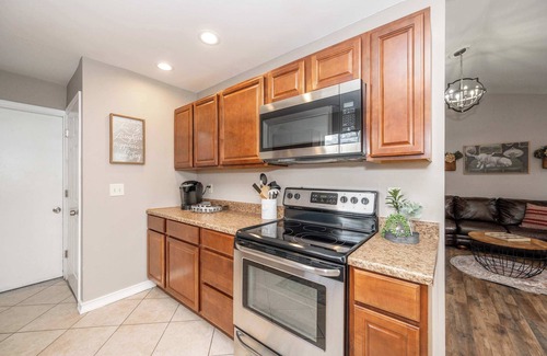 Monroe Casa | Main Street Cottage For 6