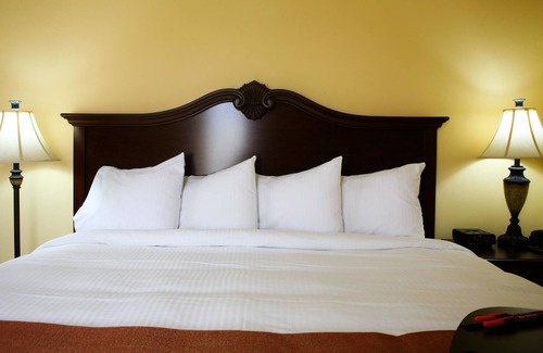 Downtown Hotel | Main Street Inn