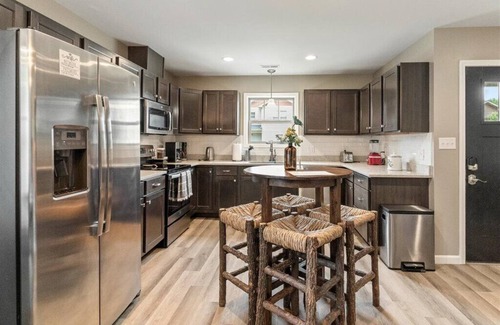 Weaverville Casa | Main Street Jeep House