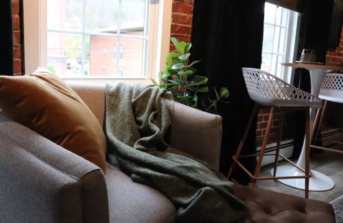 Coudersport Casa | Main Street Lofts - King Suite