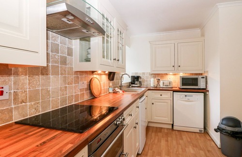 Gardenstown Cabaña | MAIN STREET, pet friendly, country holiday cottage in Gardenstown