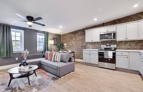 Stroudsburg Apartamento | Main Streets Finest Pt. 4