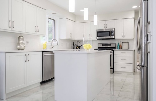 Windsor Casa | Main Unit luxury South WindsorOasis