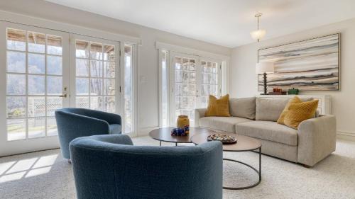 Mars Hill Casa | MainGuest House Private Pond Views Large Yard 20mins to Heart of Asheville