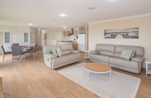 Geographe Casa | ***Mainsail Views- Free WIFI**