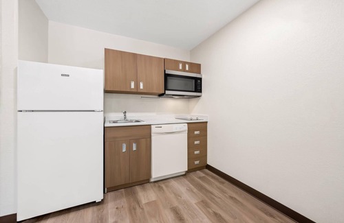 Northeast Raleigh Hotel | MainStay Suites Raleigh North