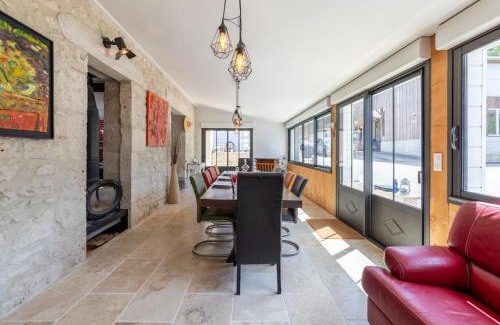 Sainte-Colombe-en-Bruilhois Casa | Maison de campagne avec Piscine