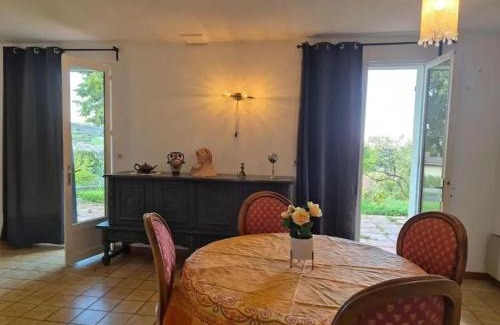Les Martres-de-Veyre Apartamento | Maison accueillante à Les Martres-de-Veyre avec jardin