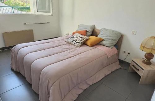Les Martres-de-Veyre Apartamento | Maison accueillante à Les Martres-de-Veyre avec jardin