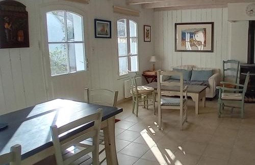 Le Palais Casa | Maison au calme, proche plage et commerces, 6 pers, jardin, cheminée, 3 chambres, classée 3* - FR-1-418-234