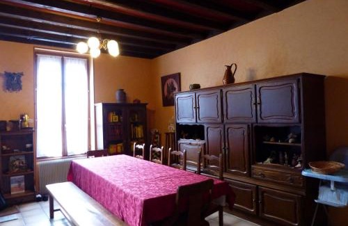 Saint-Germain-des-Fosses Casa | Maison avec Cour, 4 Chambres, Parking, Proche Commerces et Loisirs à 8km de Vichy - FR-1-489-248