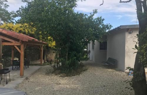 Reaup-Lisse Casa | Maison avec jardin dans village