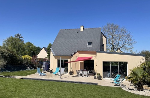 Montfort-sur-Meu Casa | Maison Avec Piscine aux Portes de la Forêt de Broceliande
