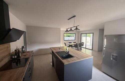 Blauzac Casa | Maison avec piscine, jardin et terrasse - Blauzac
