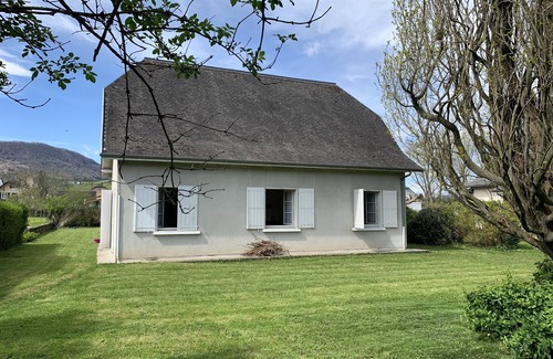 Arette Casa | Maison Avec Terrasse et Jardin au Pied de la Montagne