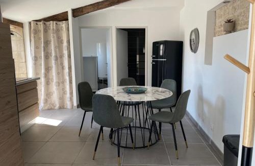 Saint-Gelais Casa | Maison chaleureuse avec parking sur place