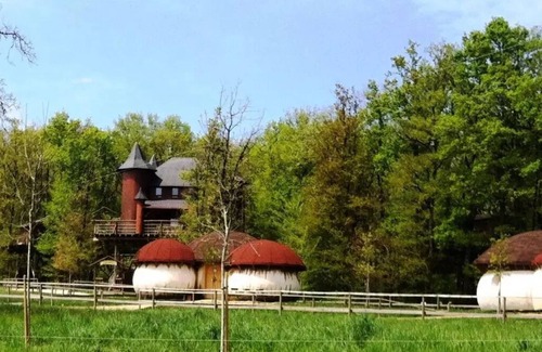 Dienne Cabina | Maison Champignon 2 Bedrooms 6 people