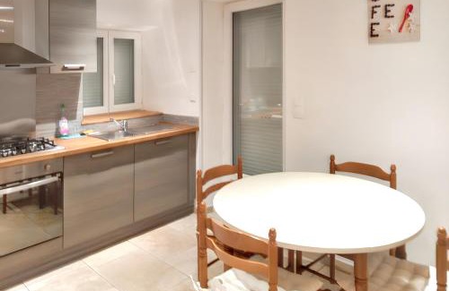 Bleneau Casa | Maison charmante à Bléneau avec jardin et équipements modernes