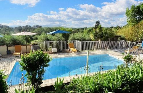 Cardet Casa | Maison charmante à Cardet avec piscine partagée