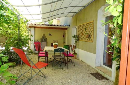Cardet Casa | Maison charmante à Cardet avec piscine partagée