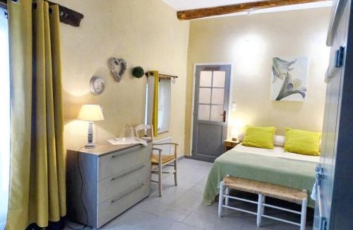 Cardet Casa | Maison charmante à Cardet avec piscine partagée