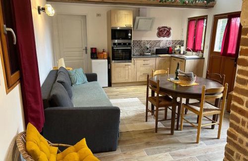 Bonneville-la-Louvet Casa | maison clôturée au pied des ânes avec jacuzzi