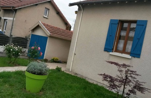 Parilly Casa | Maison Cozy + Jardin 425m2, Parking, Quartier Calme