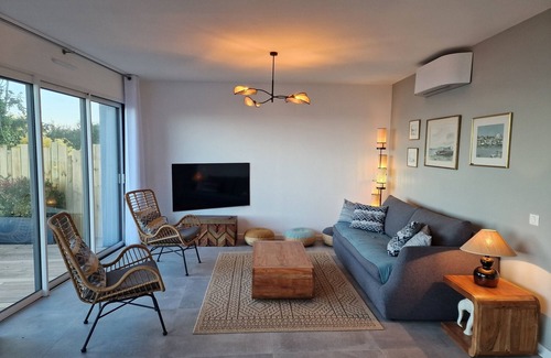 Penvins Casa | Maison D'architecte vue Mer, Accès Direct à la Plage au Bout du Jardin