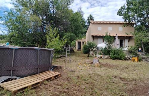 Monieux Casa | maison de 4000m2