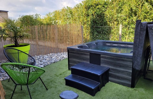 Equilly Casa | Maison de Campagne à 10 mn de la mer Avec Spa, Billard, Babyfoot