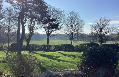 Plumergat Casa | Maison de Campagne Néo-bretonne sur un Grand Parc Verdoyant. Golfe du Morbihan