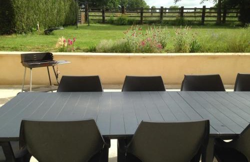 Bures Casa | Maison de caractère à Bures, proche du Perche avec jardin et Wi-Fi - FR-1-497-124