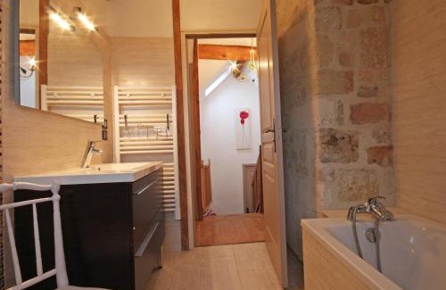 Crouttes Casa | Maison de caractère à Crouttes avec cheminée, animaux acceptés et WiFi - FR-1-497-19