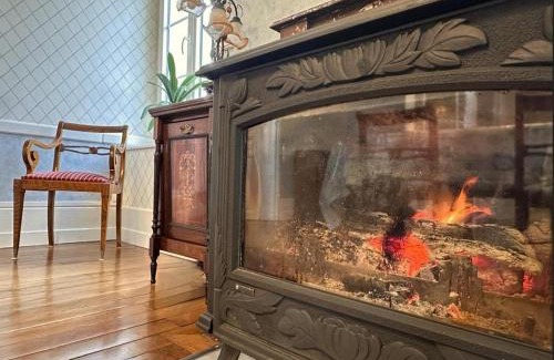 Lurcy-Levis Casa | Maison de Caractère au Cœur d’un Village avec Grand Jardin - FR-1-489-556