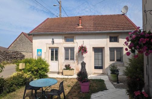 Faverolles Casa | Maison de caractère avec jardin et terrasse, proche Langres - FR-1-611-39