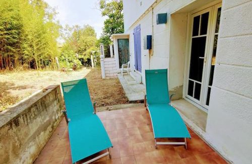 Le Pradet Apartamento | Maison de charme à 200 bord de mer, terrasse, jardin- Lesclesdenicole