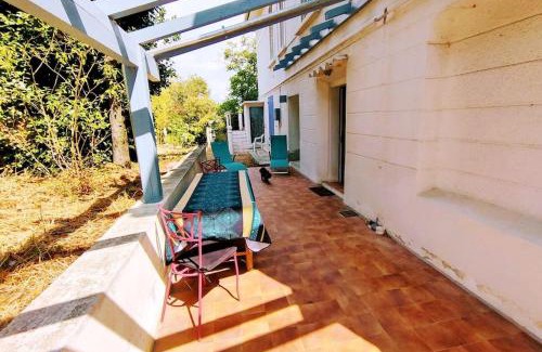 Le Pradet Apartamento | Maison de charme à 200 bord de mer, terrasse, jardin- Lesclesdenicole