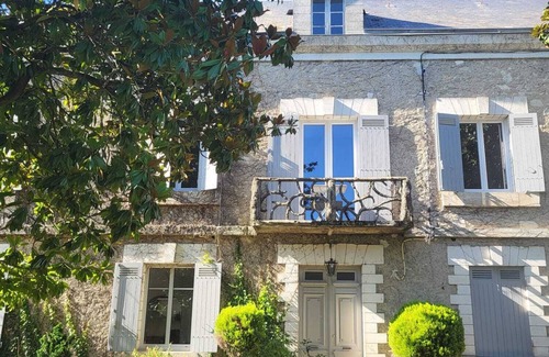 Montcaret Casa | Maison de Charme Avec Piscine et Climatisation
