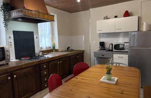 Bransat Casa | Maison de charme en Allier avec terrasse et jardin pour 6 personnes - FR-1-489-588