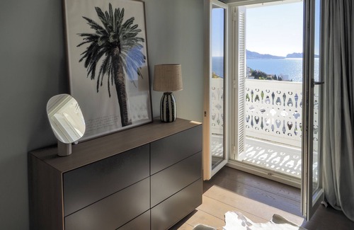 Roucas-Blanc Casa | Maison de Charme vue mer Avec Piscine au Centre de Marseille