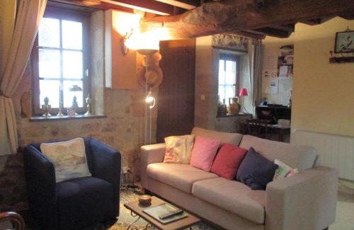 Bourbon-l'Archambault Casa | Maison de ferme restaurée avec pêche incluse et animaux acceptés - FR-1-489-293